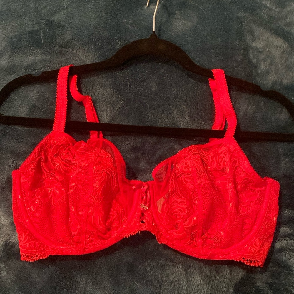 VS red lace unlined bra 36DD